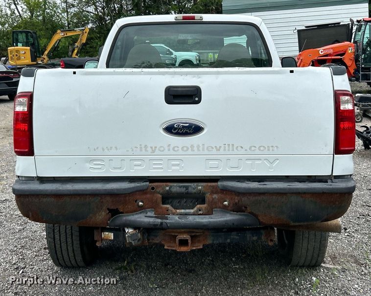 image for item EK8232 2005 Ford F350 Super Duty XL  pickup truck