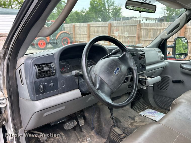 image for item EK8232 2005 Ford F350 Super Duty XL  pickup truck