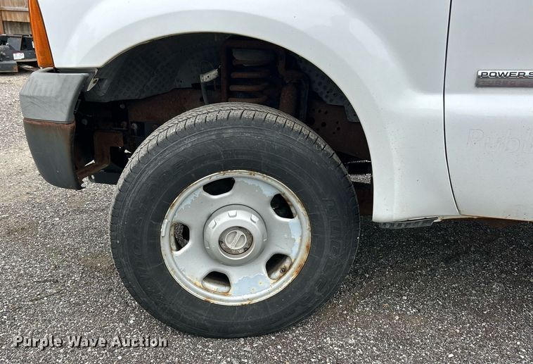 image for item EK8232 2005 Ford F350 Super Duty XL  pickup truck