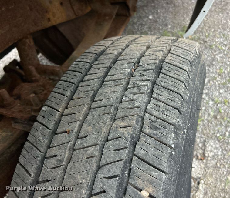 image for item EK8232 2005 Ford F350 Super Duty XL  pickup truck