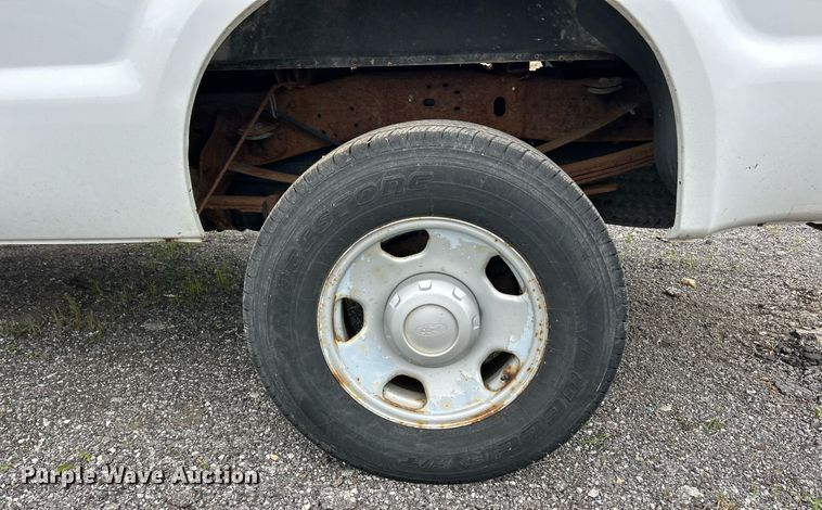 image for item EK8232 2005 Ford F350 Super Duty XL  pickup truck