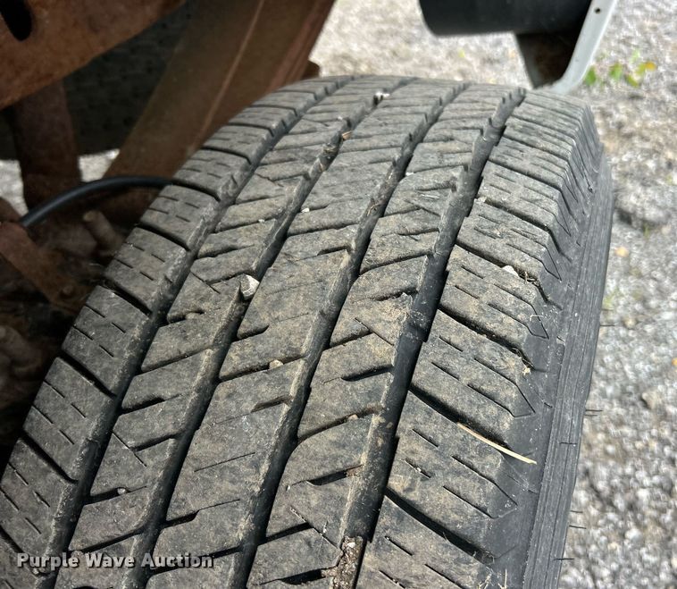 image for item EK8232 2005 Ford F350 Super Duty XL  pickup truck