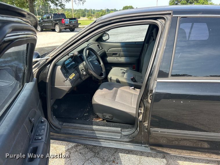 image for item EK8247 2009 Ford Crown Victoria Police Interceptor  