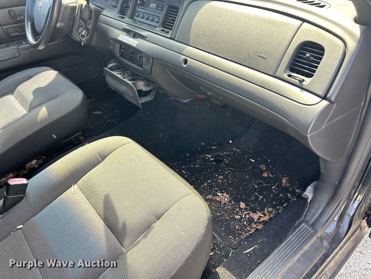 image for item EK8247 2009 Ford Crown Victoria Police Interceptor  