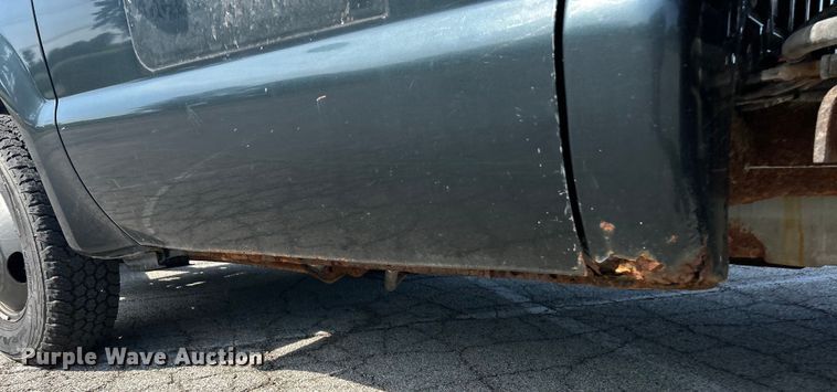 image for item EK8252 2005 Ford  F350 Super Duty XL dump bed pickup truck