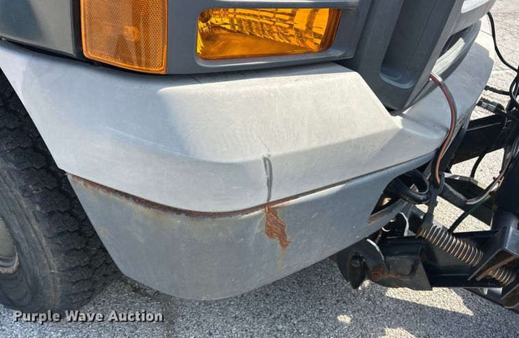 image for item EK8252 2005 Ford  F350 Super Duty XL dump bed pickup truck