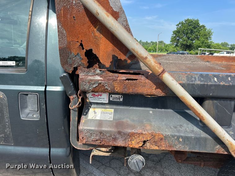 image for item EK8252 2005 Ford  F350 Super Duty XL dump bed pickup truck