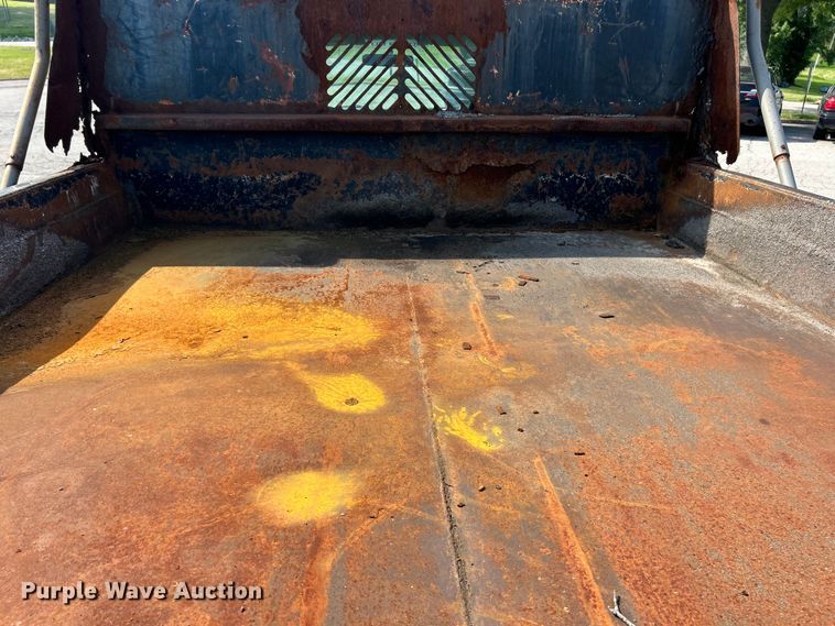 image for item EK8252 2005 Ford  F350 Super Duty XL dump bed pickup truck