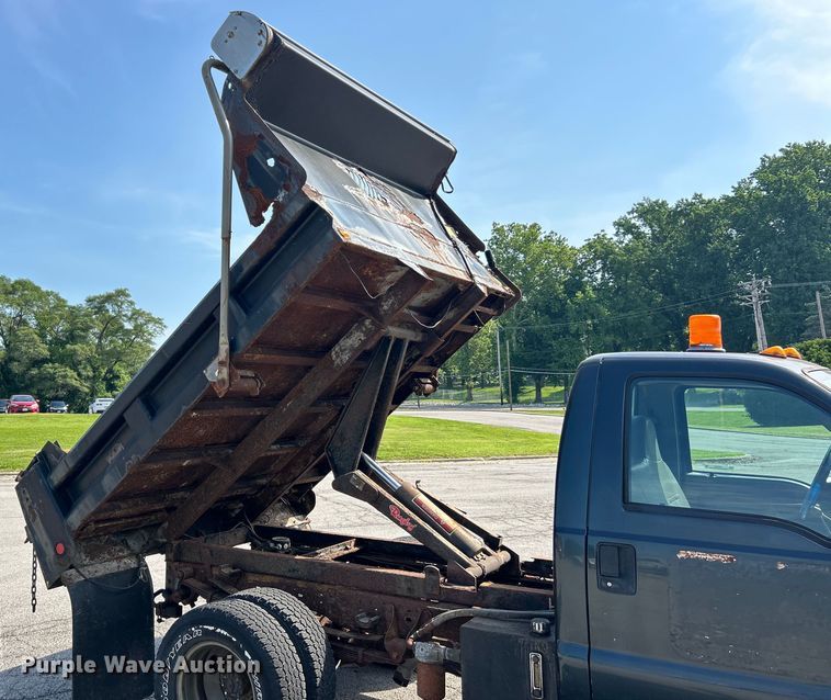 image for item EK8252 2005 Ford  F350 Super Duty XL dump bed pickup truck