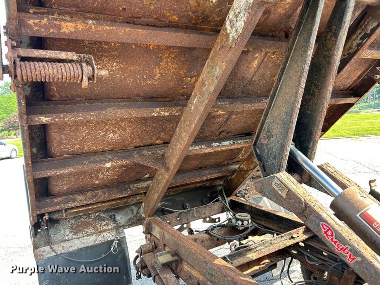 image for item EK8252 2005 Ford  F350 Super Duty XL dump bed pickup truck