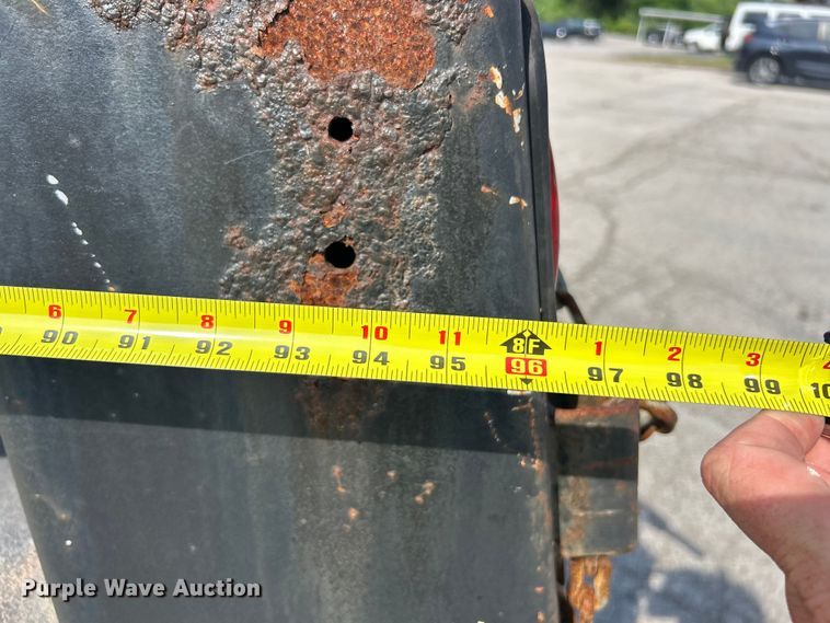 image for item EK8252 2005 Ford  F350 Super Duty XL dump bed pickup truck