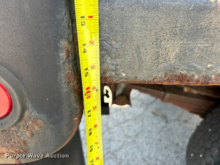 image for item EK8252 2005 Ford  F350 Super Duty XL dump bed pickup truck