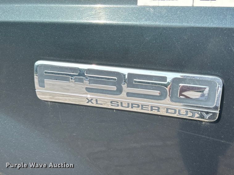 image for item EK8252 2005 Ford  F350 Super Duty XL dump bed pickup truck