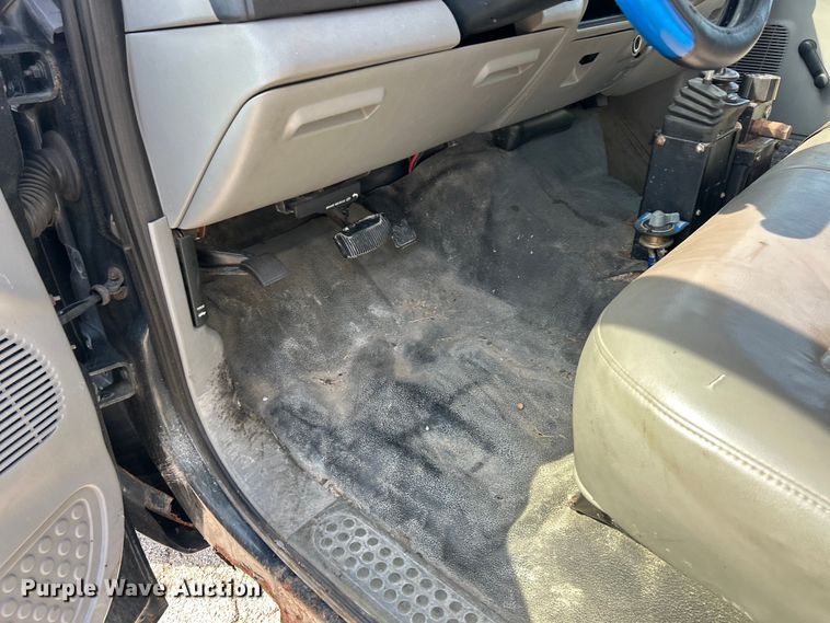 image for item EK8252 2005 Ford  F350 Super Duty XL dump bed pickup truck