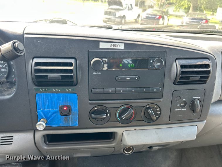 image for item EK8252 2005 Ford  F350 Super Duty XL dump bed pickup truck