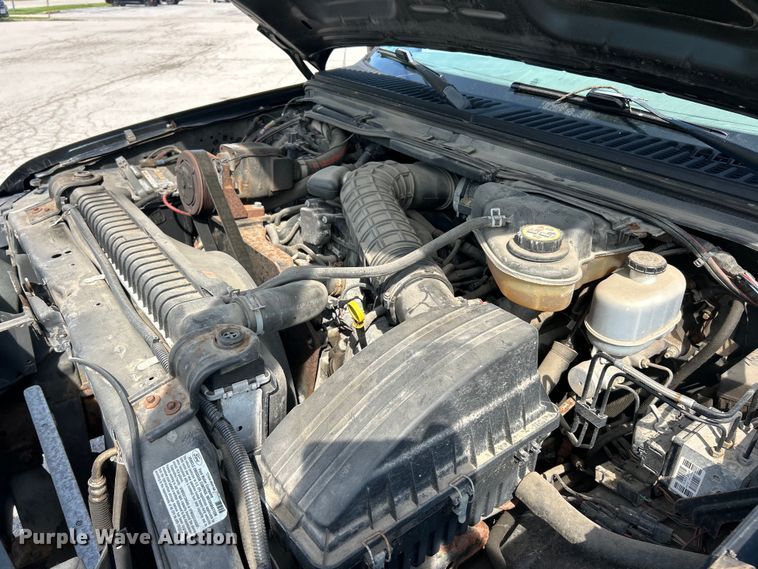 image for item EK8252 2005 Ford  F350 Super Duty XL dump bed pickup truck