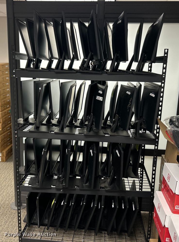 image for item EK8253 (55) Dell monitors 