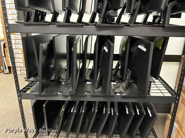 image for item EK8253 (55) Dell monitors 