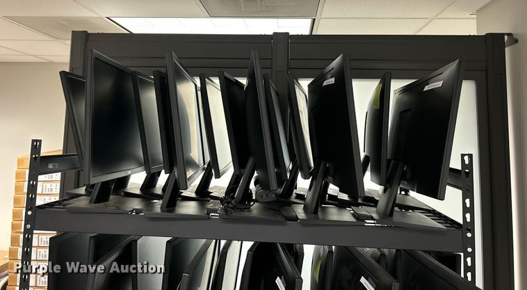 image for item EK8253 (55) Dell monitors 