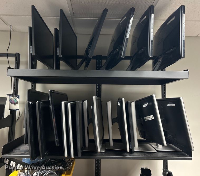 image for item EK8254 (17) computer monitors 