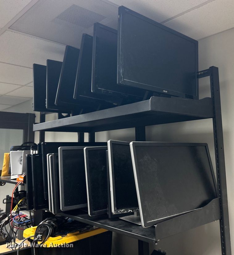 image for item EK8254 (17) computer monitors 