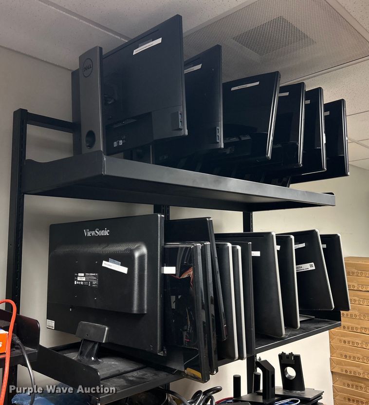 image for item EK8254 (17) computer monitors 