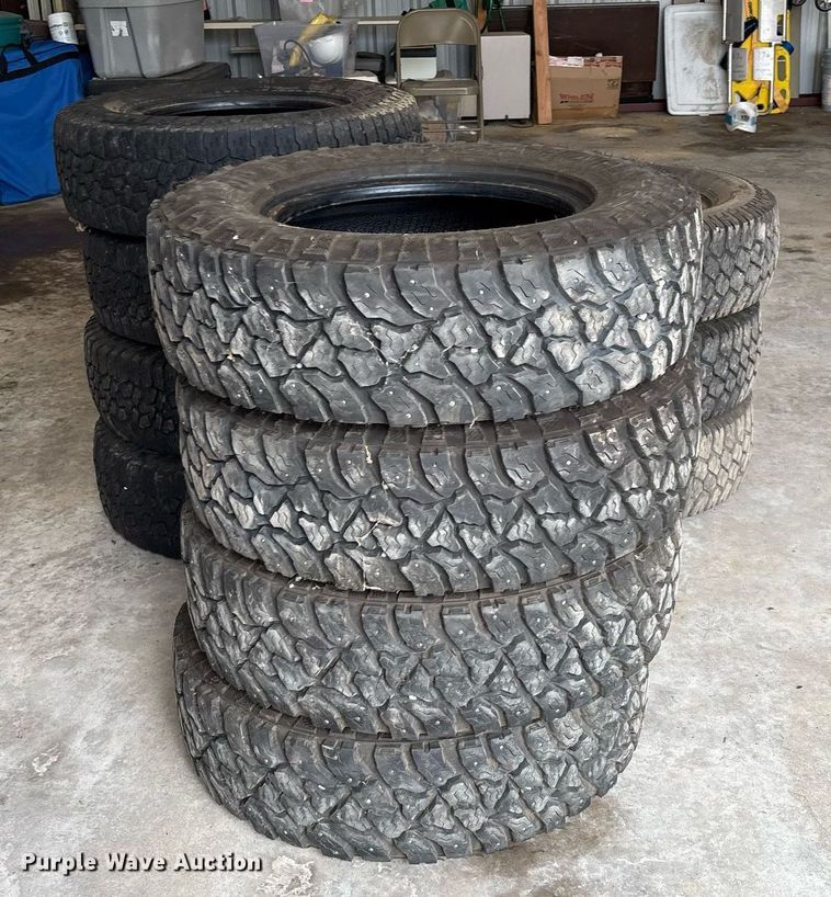 image for item EL2109 (13) 225/75R16 tires