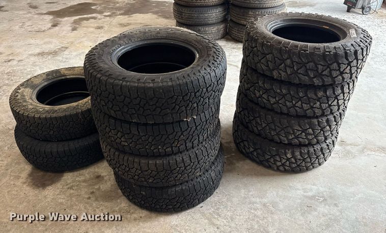 image for item EL2109 (13) 225/75R16 tires