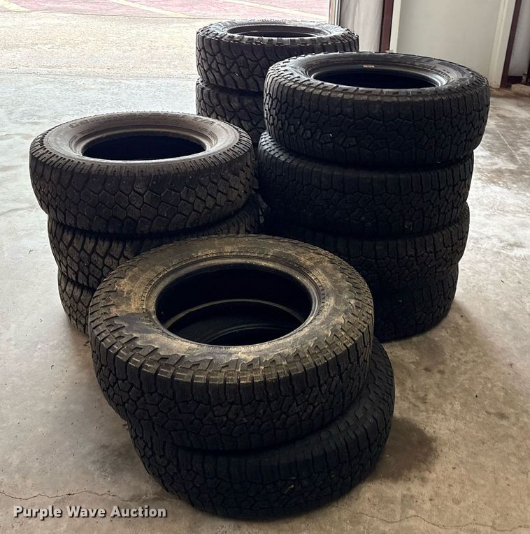 image for item EL2109 (13) 225/75R16 tires