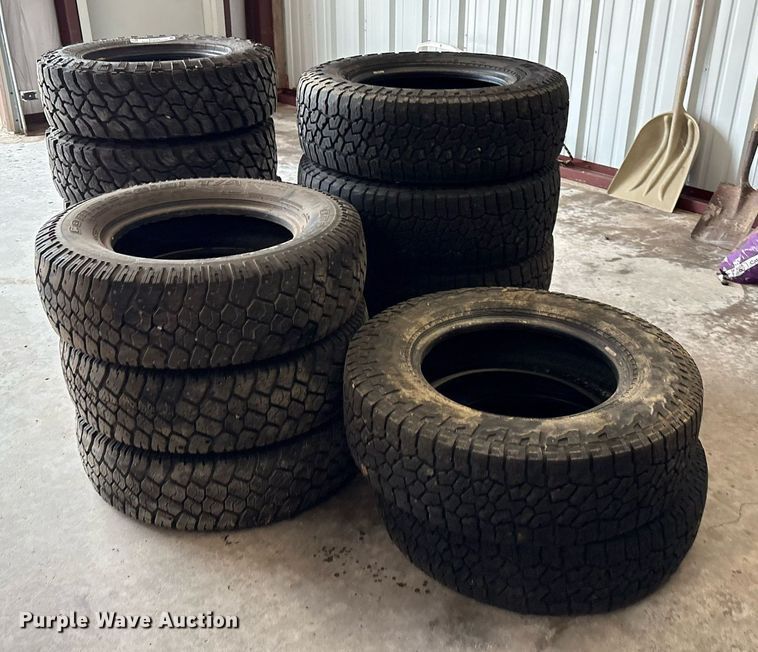 image for item EL2109 (13) 225/75R16 tires