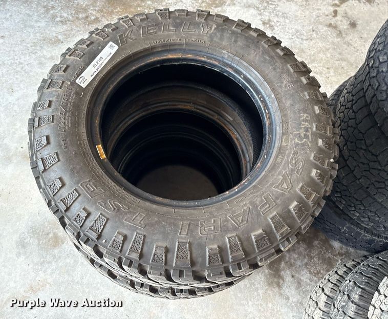 image for item EL2109 (13) 225/75R16 tires