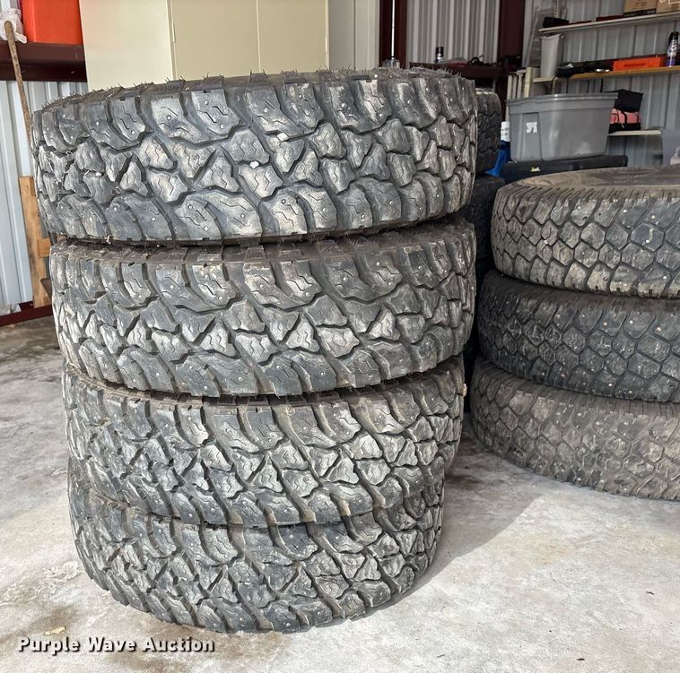 image for item EL2109 (13) 225/75R16 tires