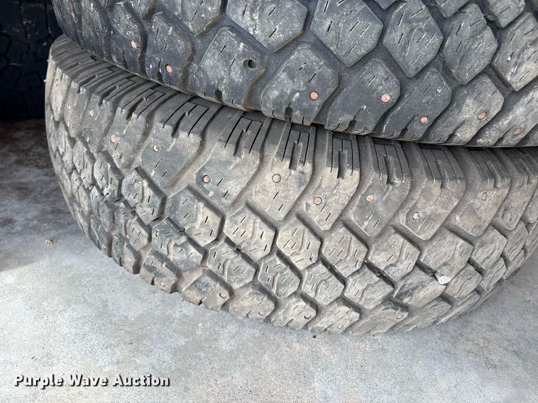 image for item EL2109 (13) 225/75R16 tires