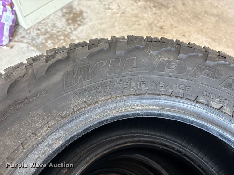 image for item EL2109 (13) 225/75R16 tires