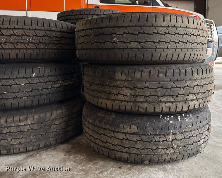 image for item EL2110 (10) 225/75R16 tires