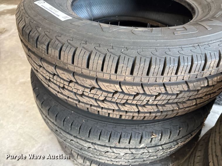image for item EL2110 (10) 225/75R16 tires