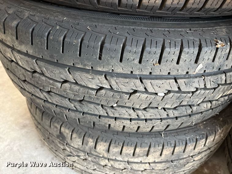 image for item EL2110 (10) 225/75R16 tires