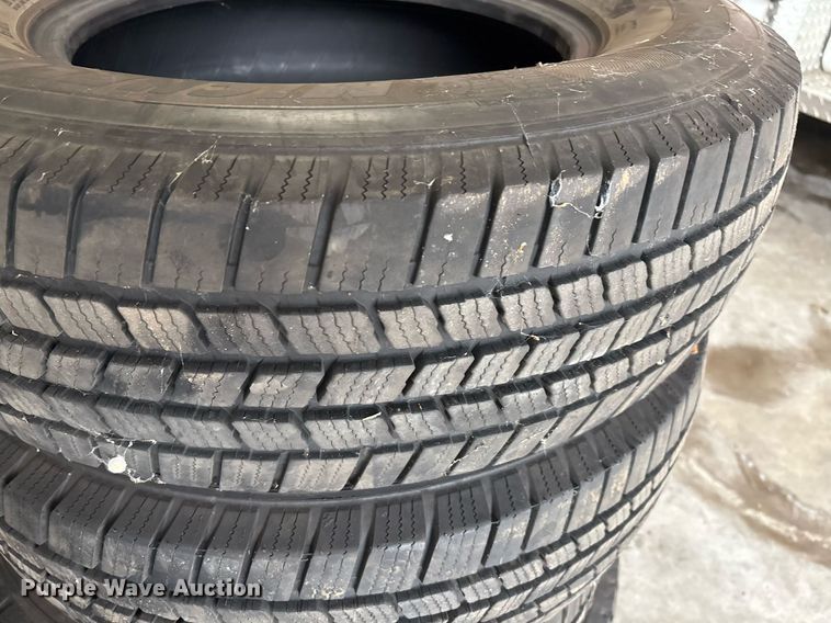 image for item EL2110 (10) 225/75R16 tires