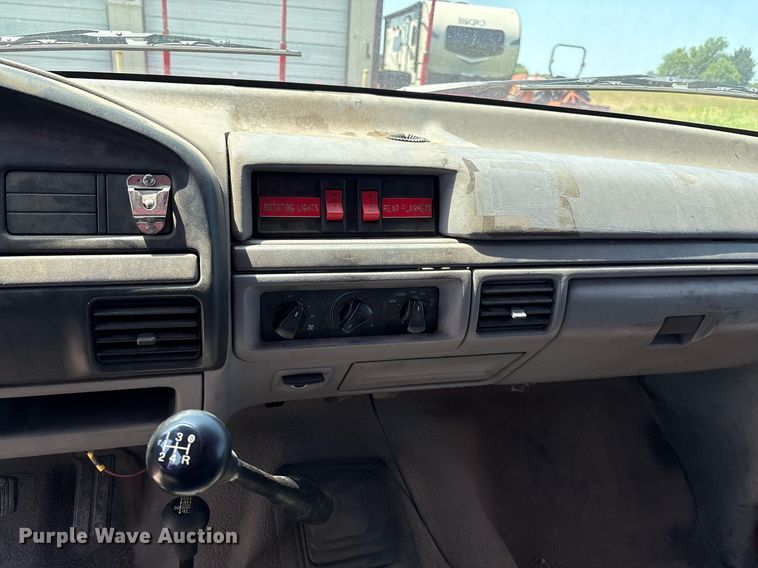 image for item EL2130 1995 Ford F350 XL brush fire truck