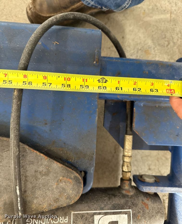 image for item EM2013 2012 Bendpak MD-6XP automotive lift