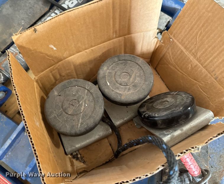 image for item EM2013 2012 Bendpak MD-6XP automotive lift