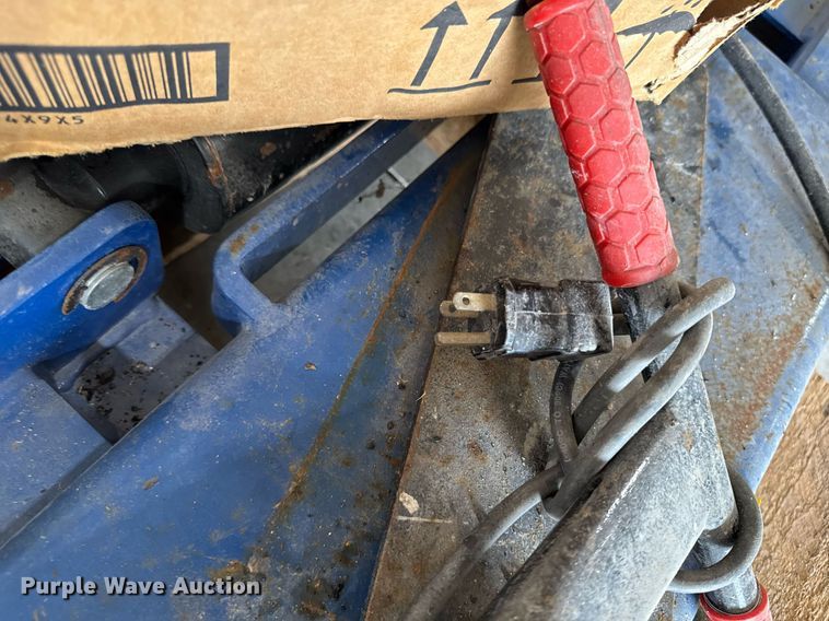 image for item EM2013 2012 Bendpak MD-6XP automotive lift