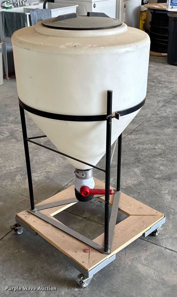 image for item EM2022 Ace Roto Mold tank