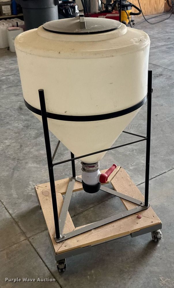 image for item EM2022 Ace Roto Mold tank