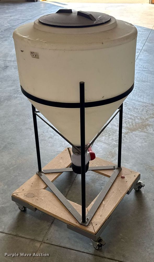 image for item EM2022 Ace Roto Mold tank