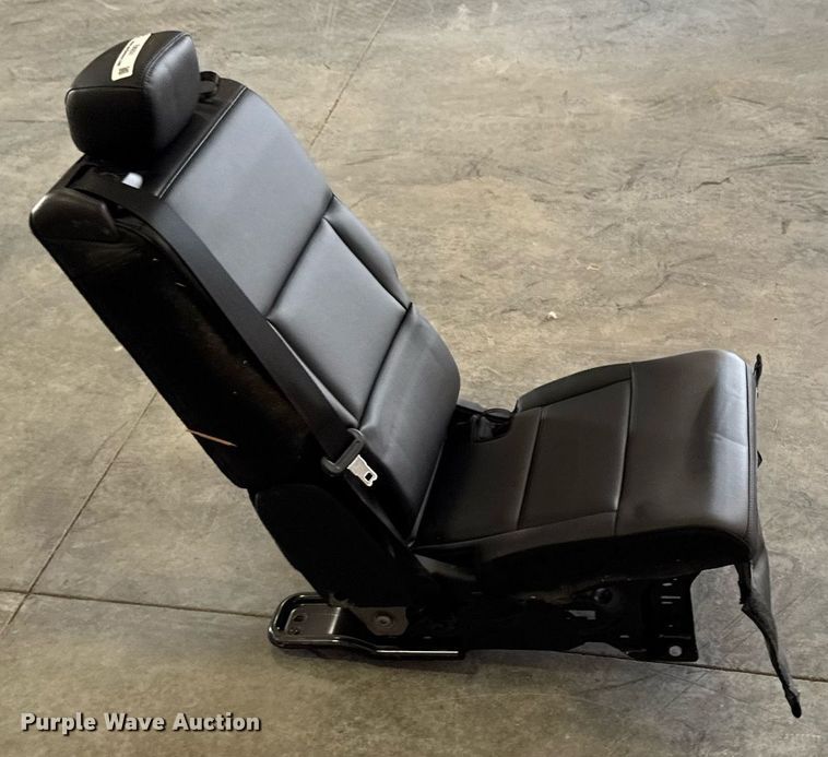 image for item EM2031 Automotive seat