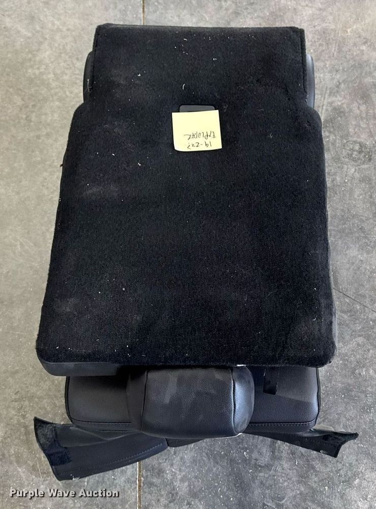 image for item EM2031 Automotive seat