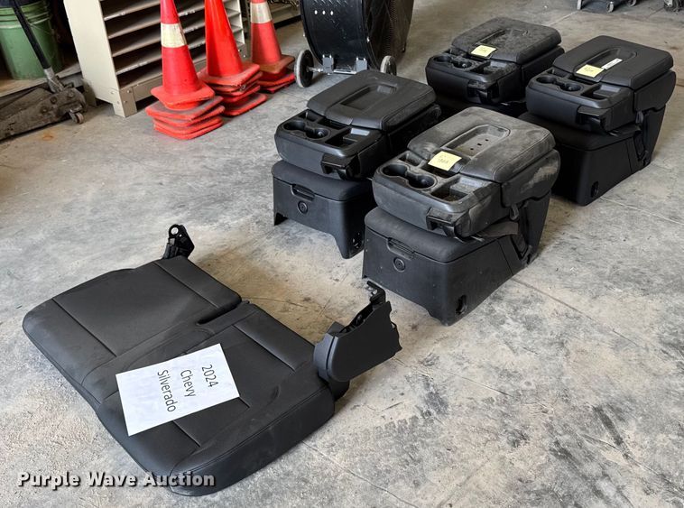 image for item EM2032 (4) center consoles