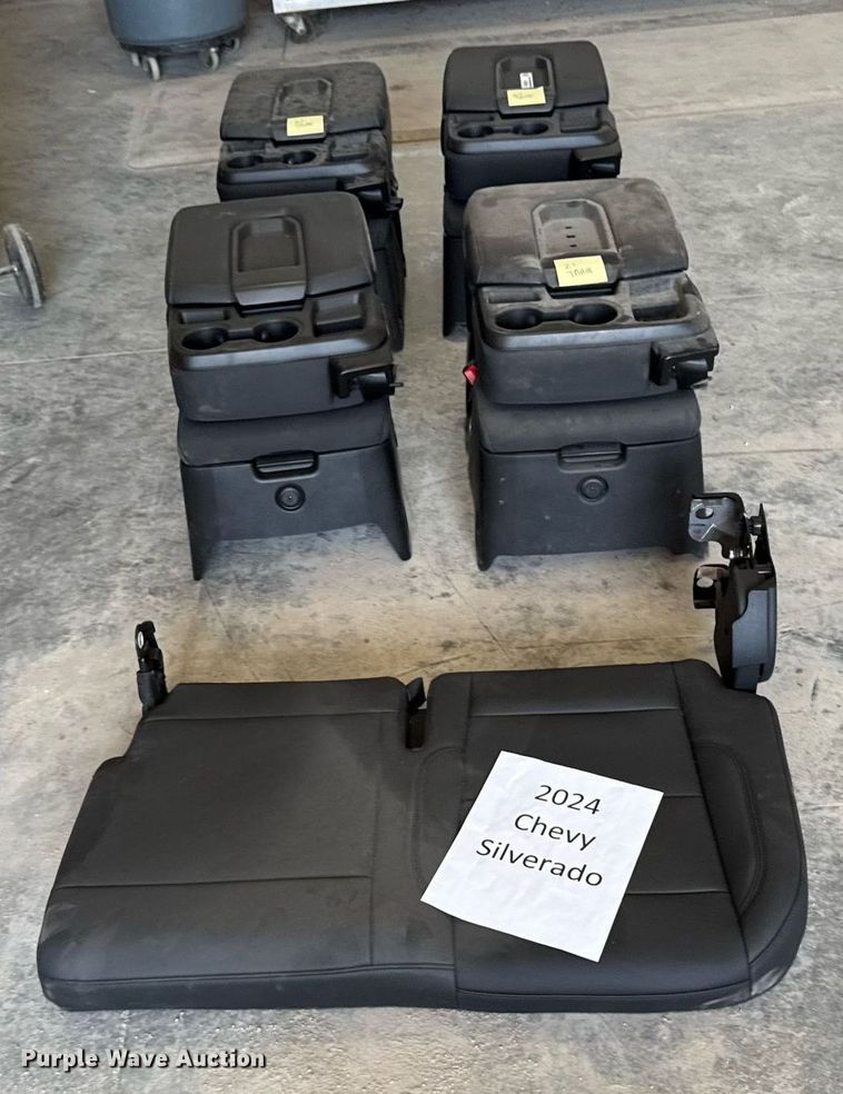 image for item EM2032 (4) center consoles