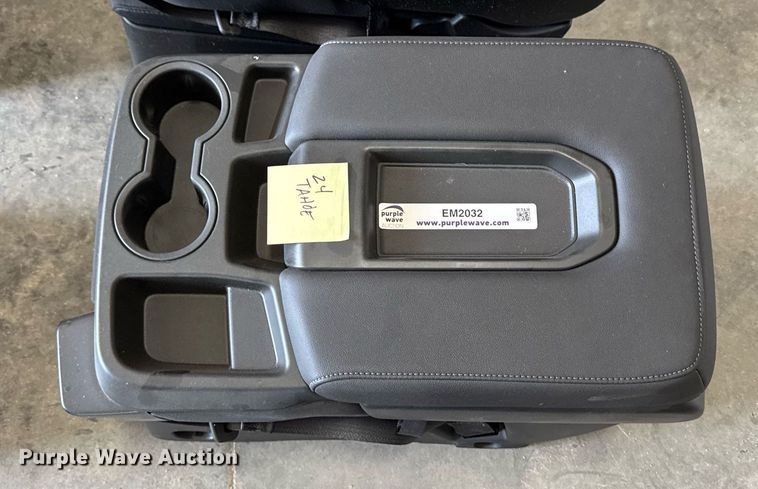 image for item EM2032 (4) center consoles